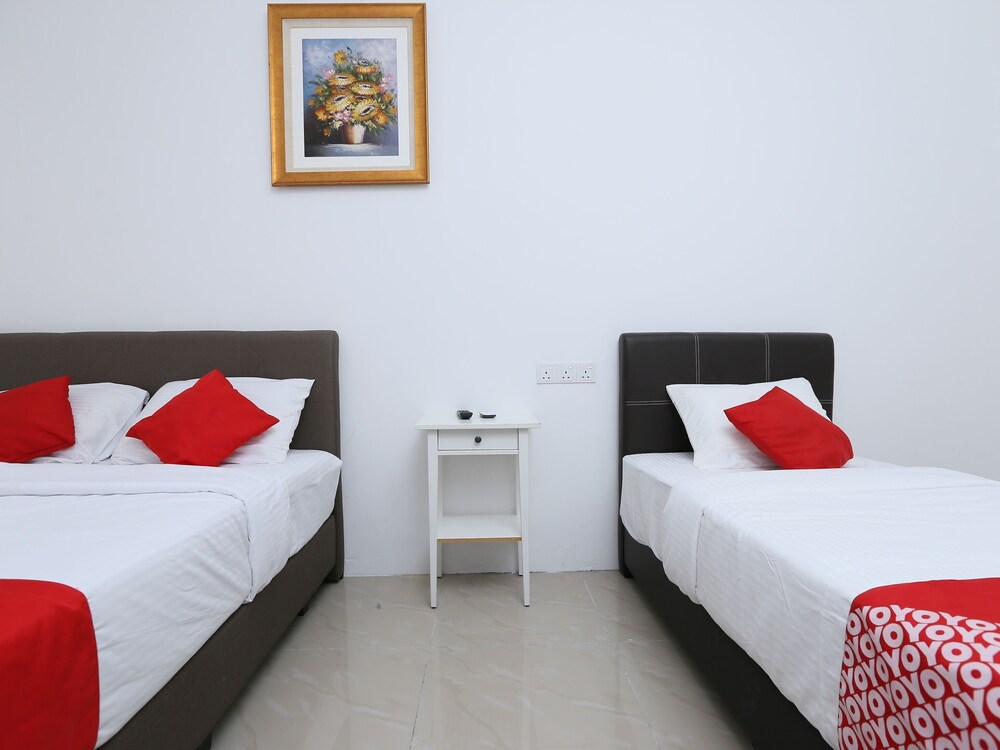 Roselyn Inn by OYO Rooms