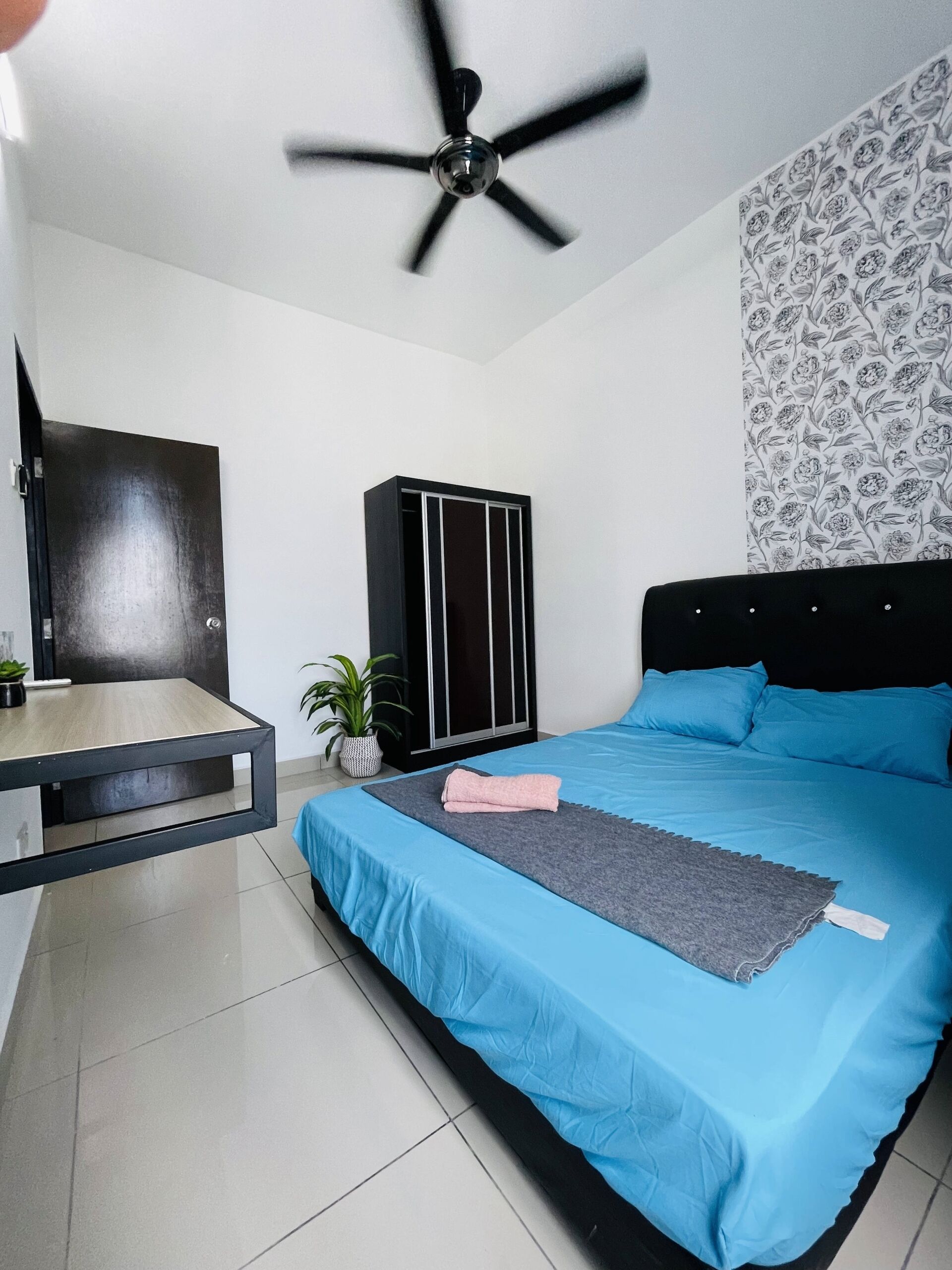 Suriamas Suites Condominum by OYO Rooms