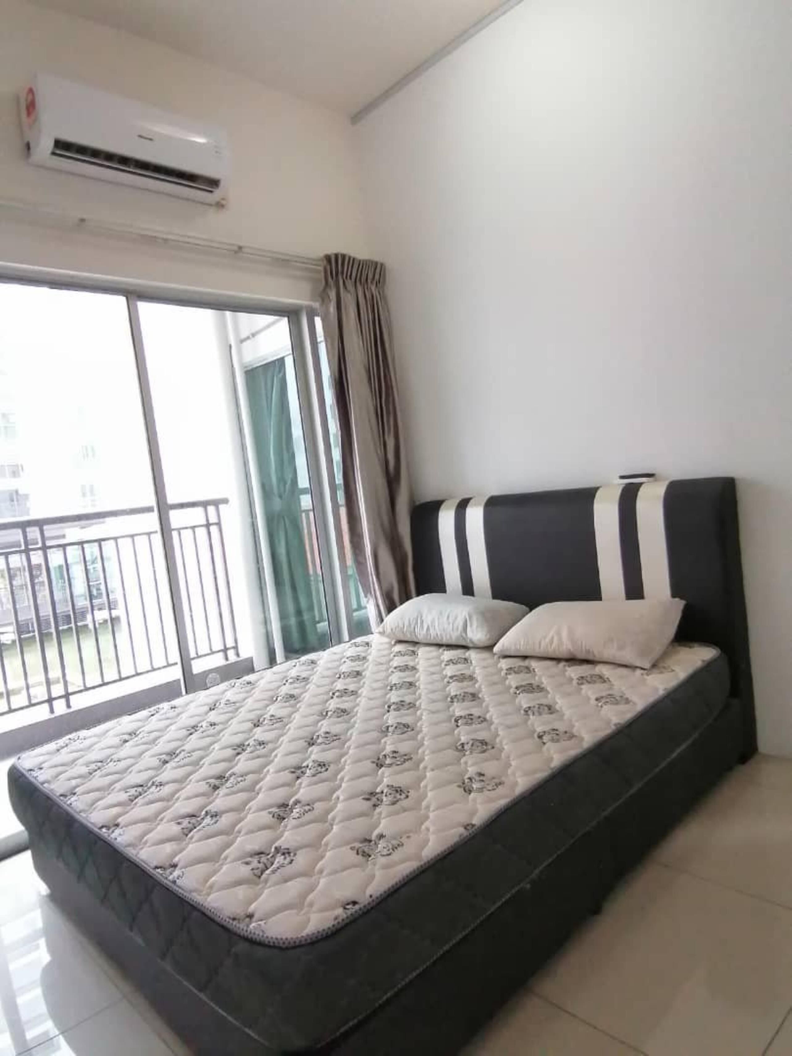 Suriamas Suites Condominum by OYO Rooms