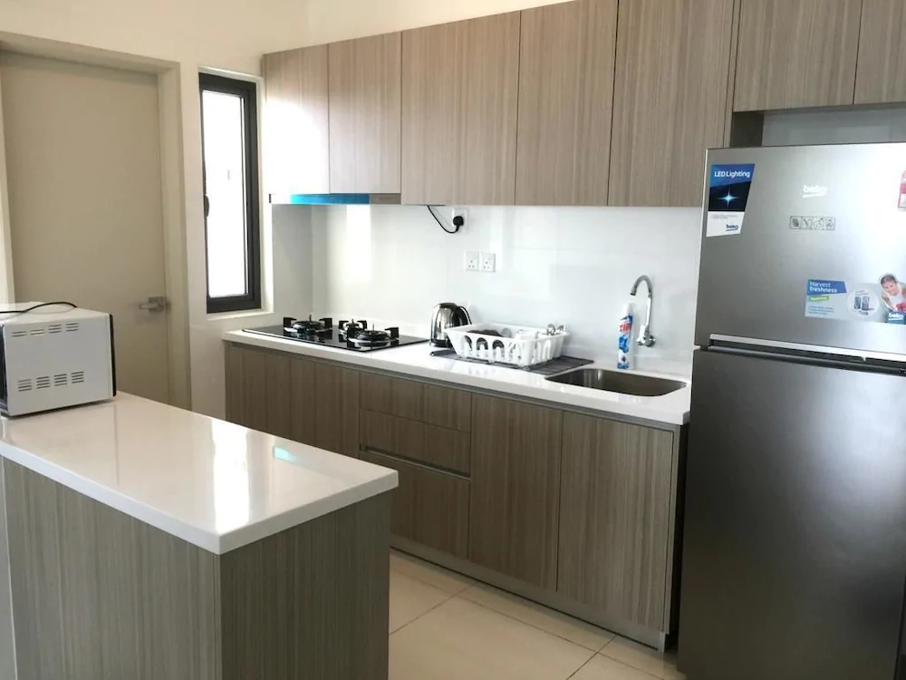 The Raffles Suites by Stayshare Homes