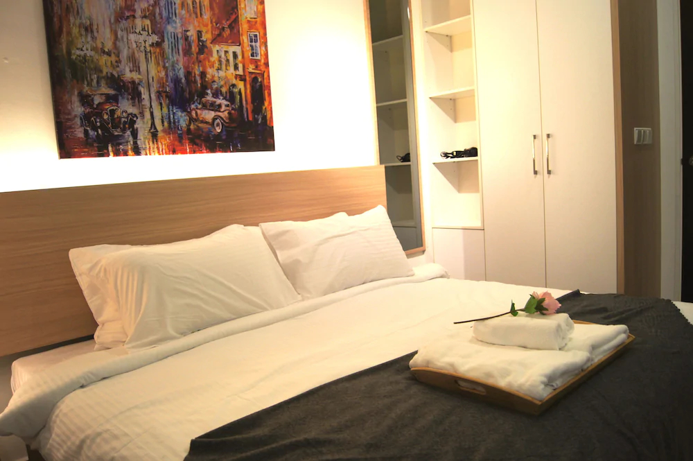Twin Galaxy Suites