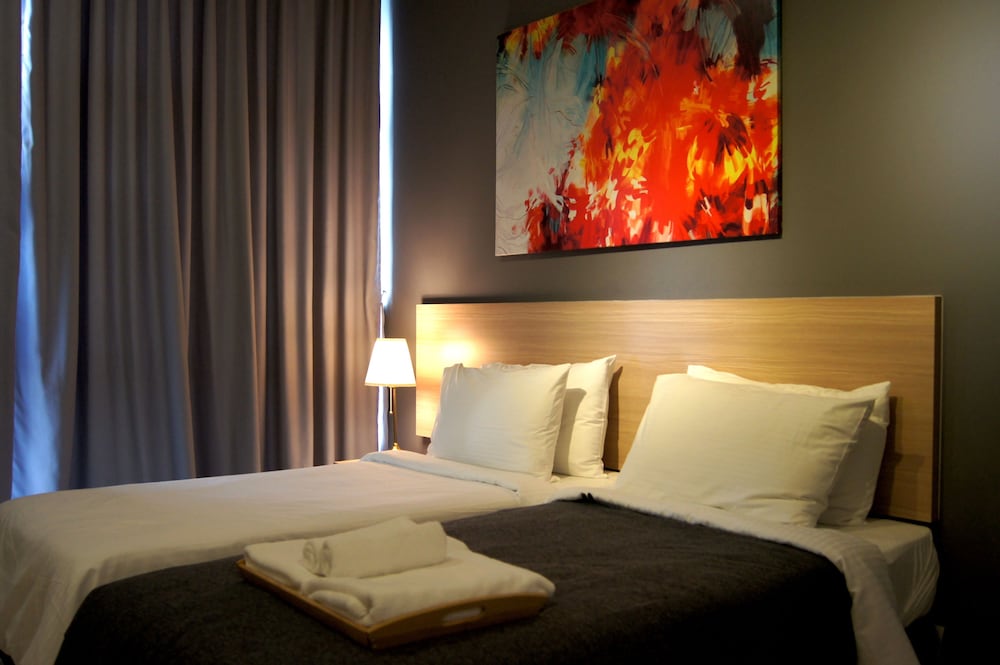 Twin Galaxy Suites