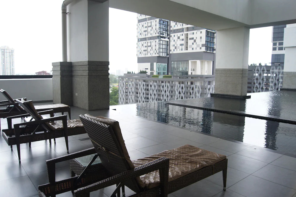 Twin Galaxy Suites