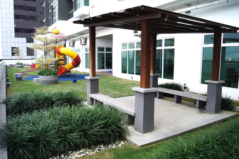 Twin Galaxy Suites