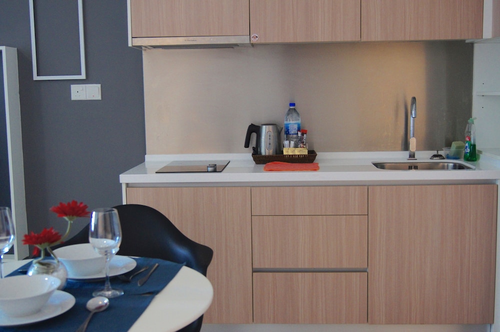 Twin Galaxy Suites