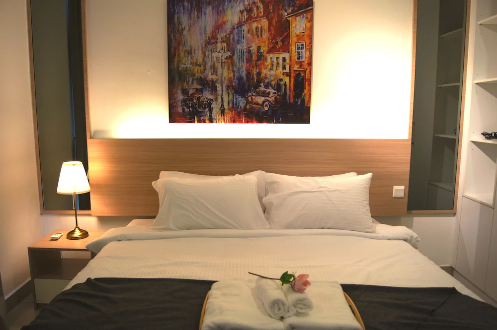 Twin Galaxy Suites