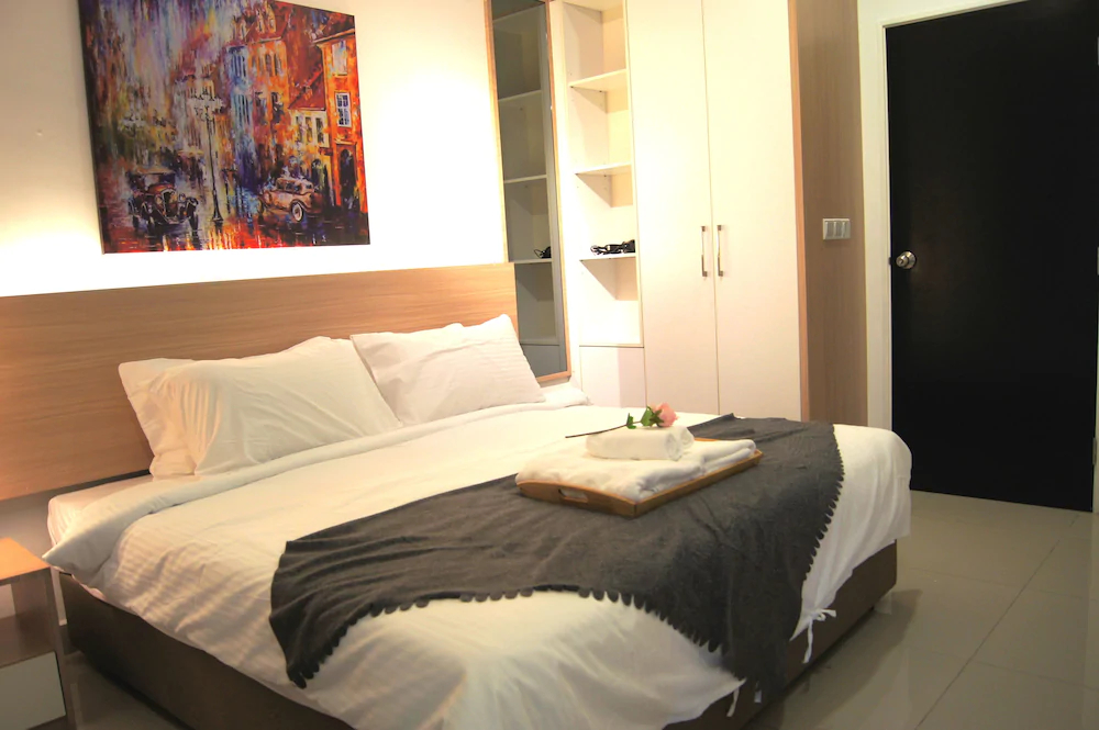 Twin Galaxy Suites