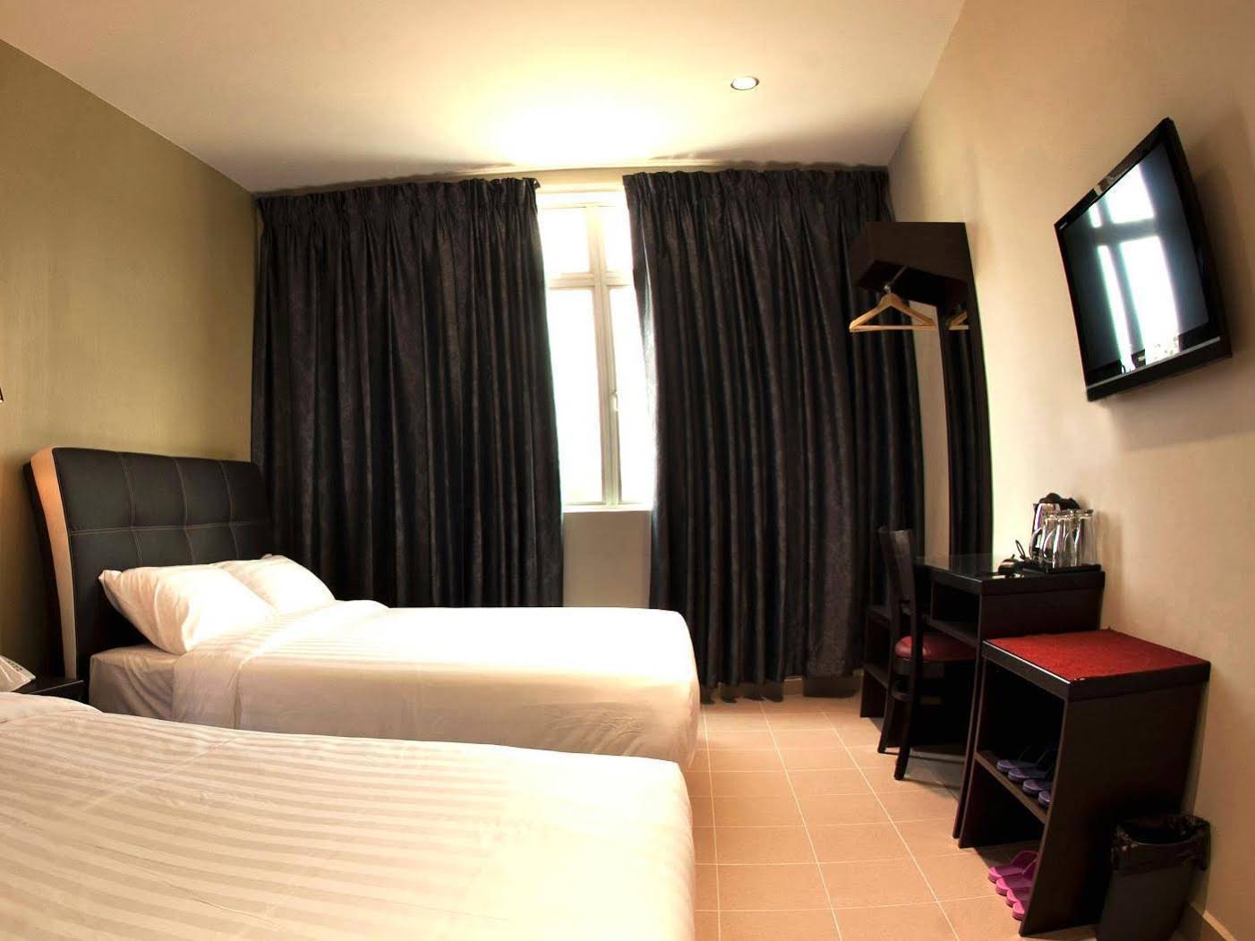 Ayer Hitam Hotel