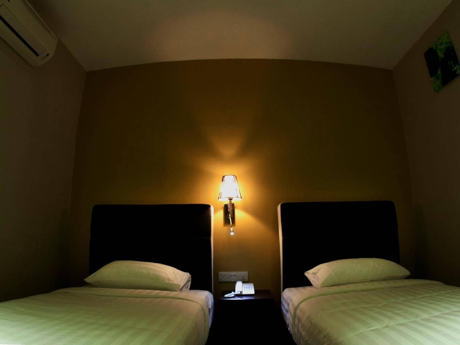 Ayer Hitam Hotel