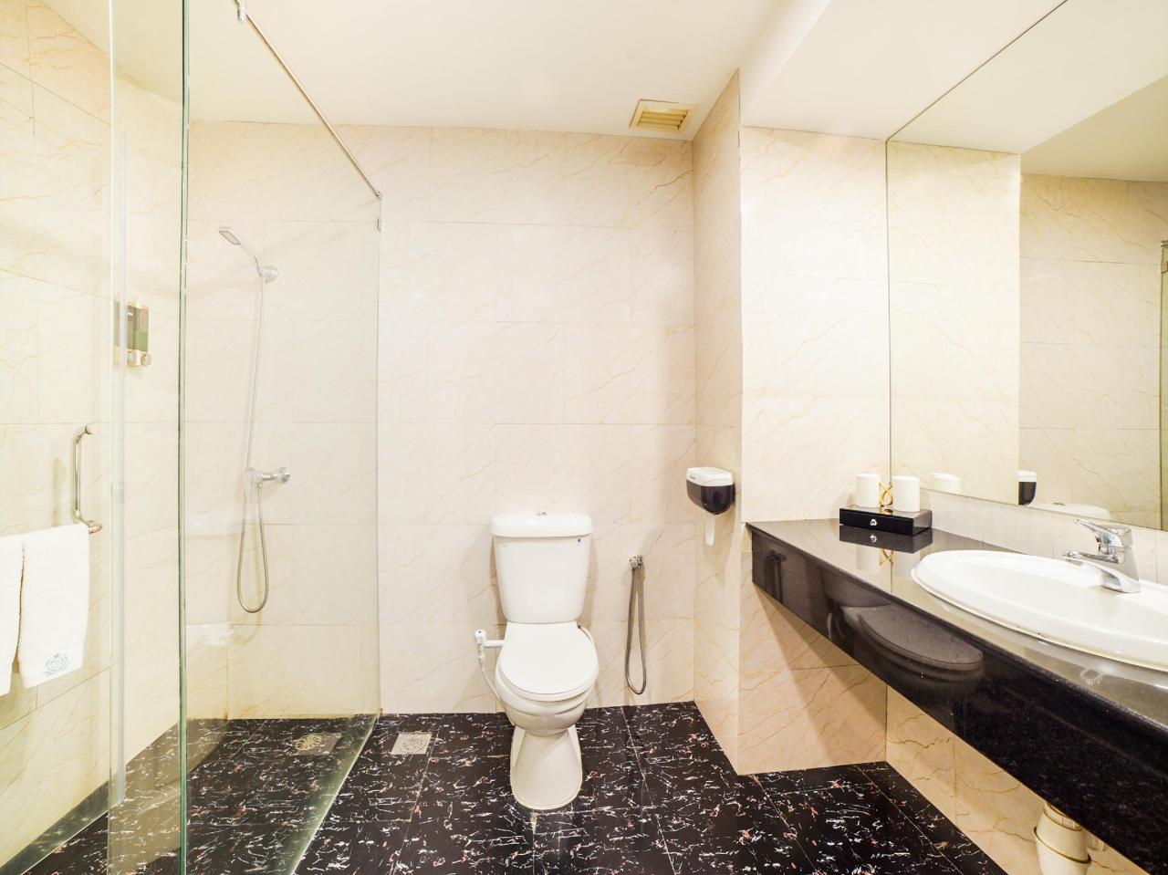 Four Seasons Ruili Hotel by OYO Rooms
