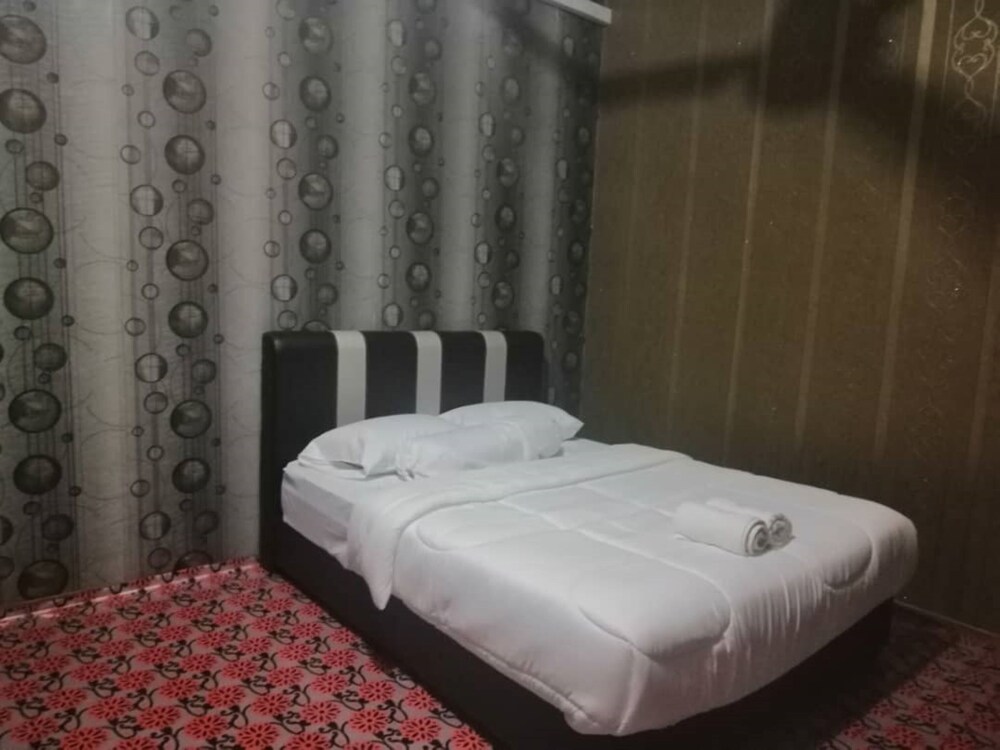 Famili Inn Ombak Rindu by OYO Rooms