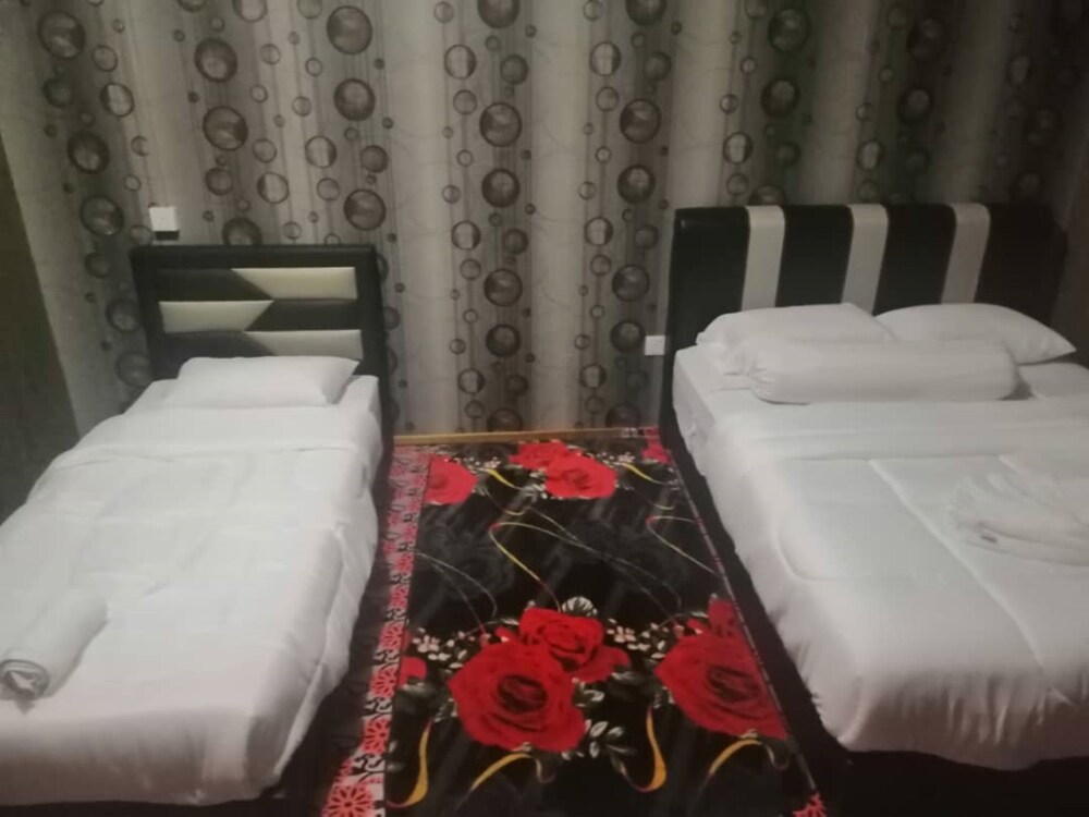 Famili Inn Ombak Rindu by OYO Rooms