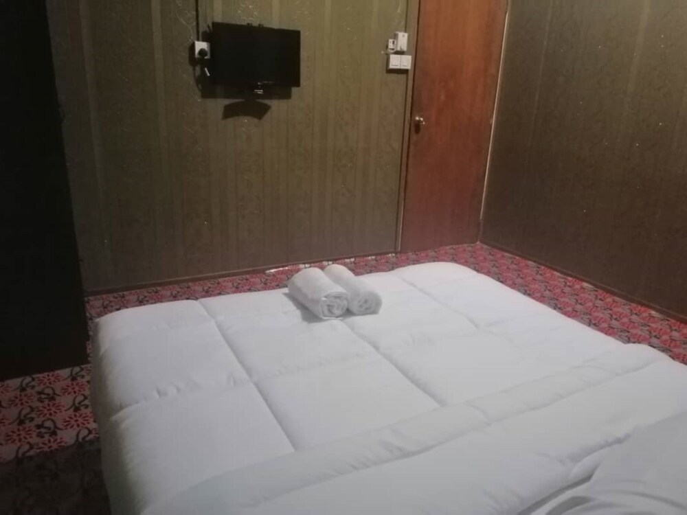 Famili Inn Ombak Rindu by OYO Rooms