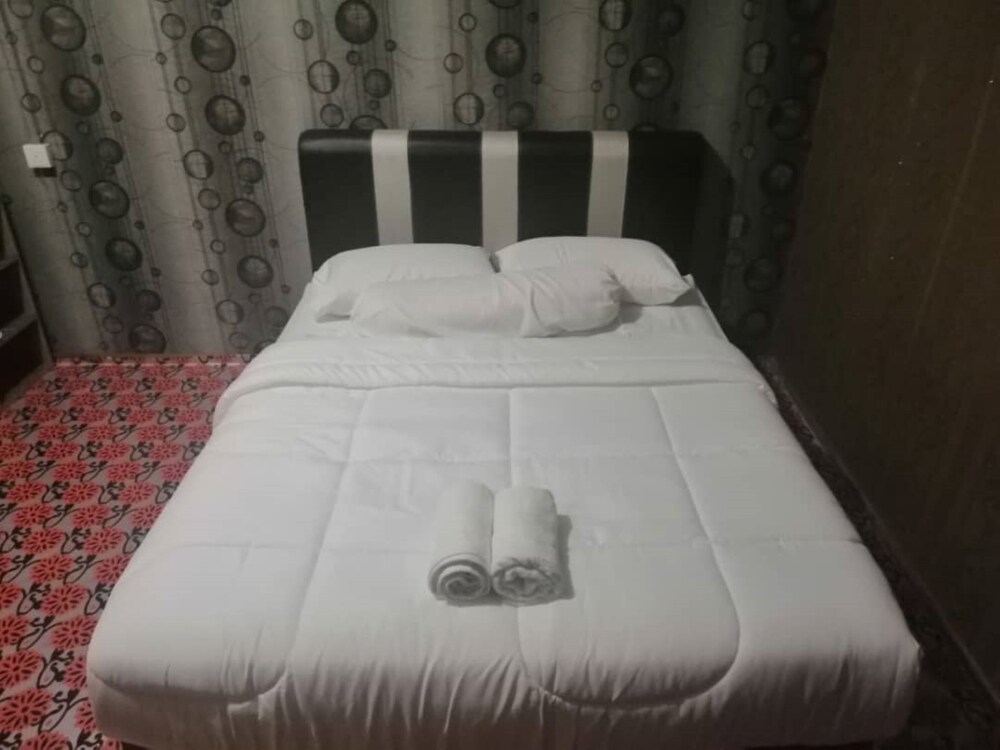 Famili Inn Ombak Rindu by OYO Rooms