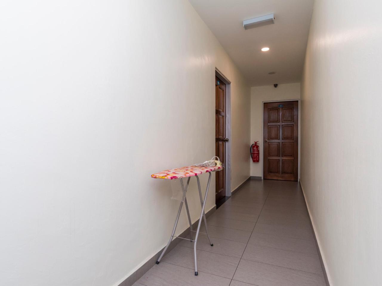 Bluewater Hotel 2 by OYO Rooms