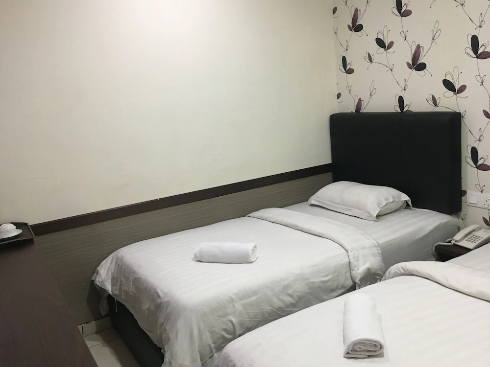 Mf Hotel by OYO Rooms