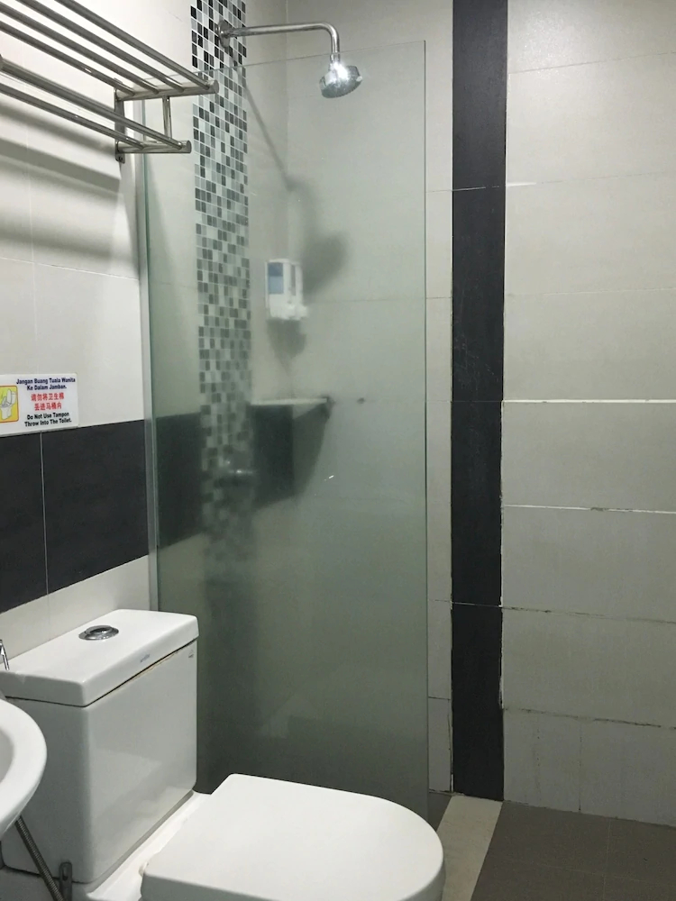 Mf Hotel by OYO Rooms