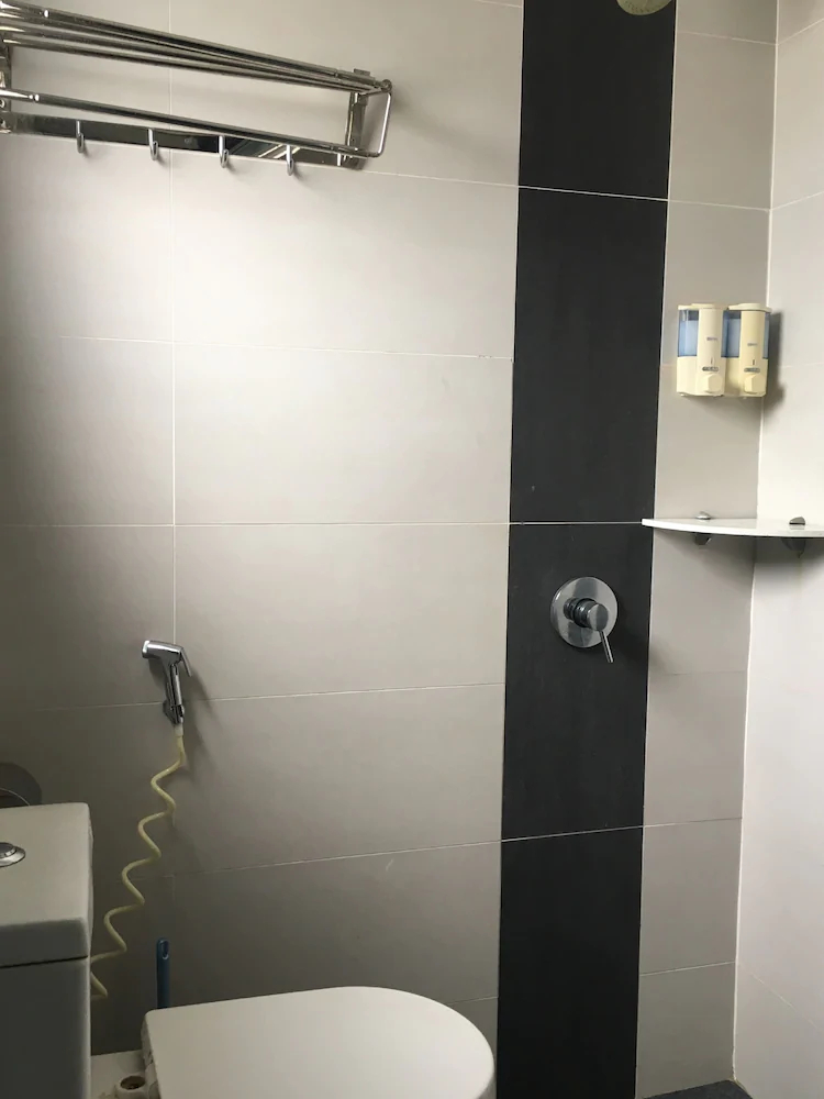 Mf Hotel by OYO Rooms