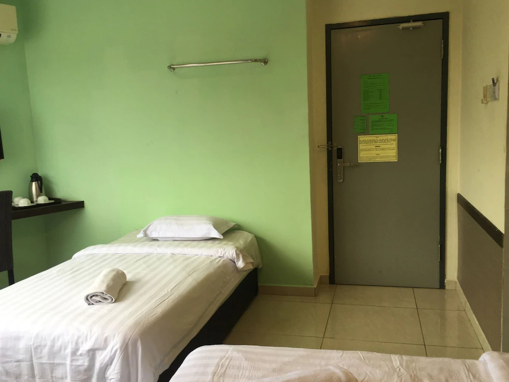 Mf Hotel by OYO Rooms