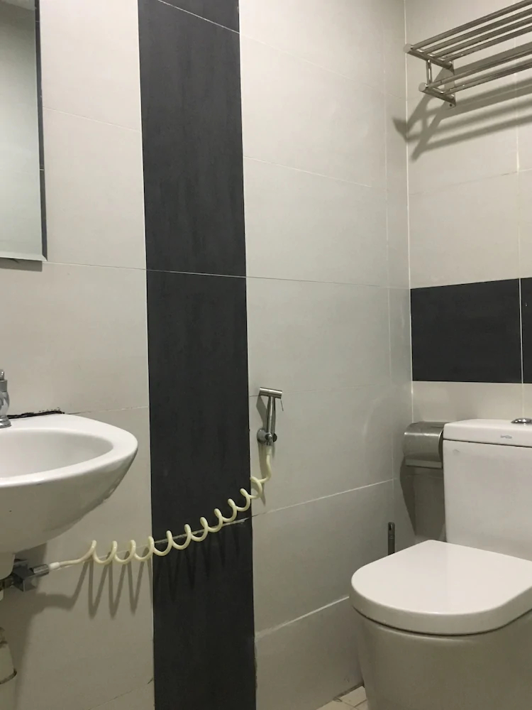 Mf Hotel by OYO Rooms