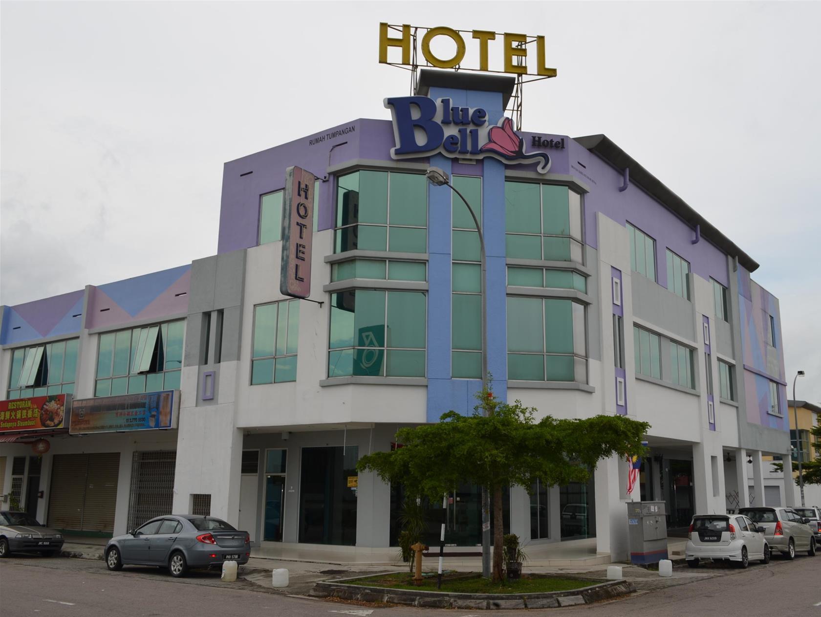 BlueBell Hotel