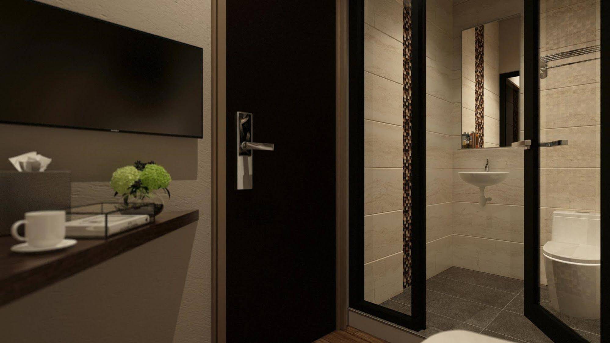 The Square Hotel