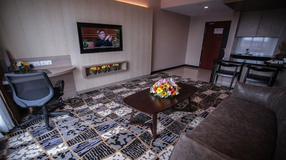 V8 Hotel