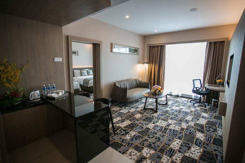 V8 Hotel