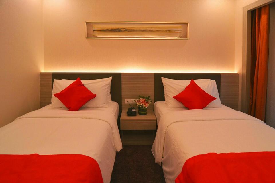 V8 Hotel
