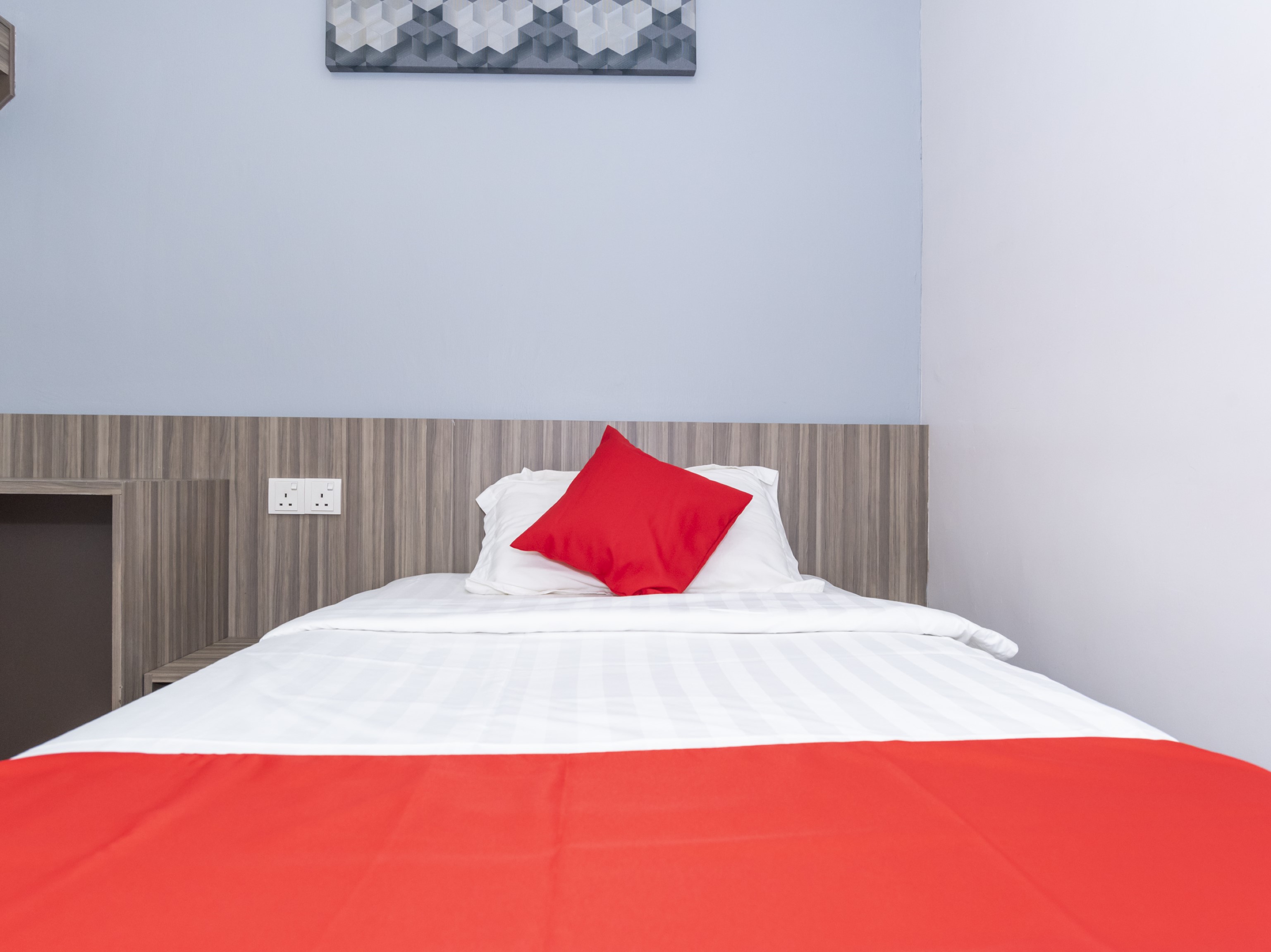 Mk Paradise Hotel by OYO Rooms