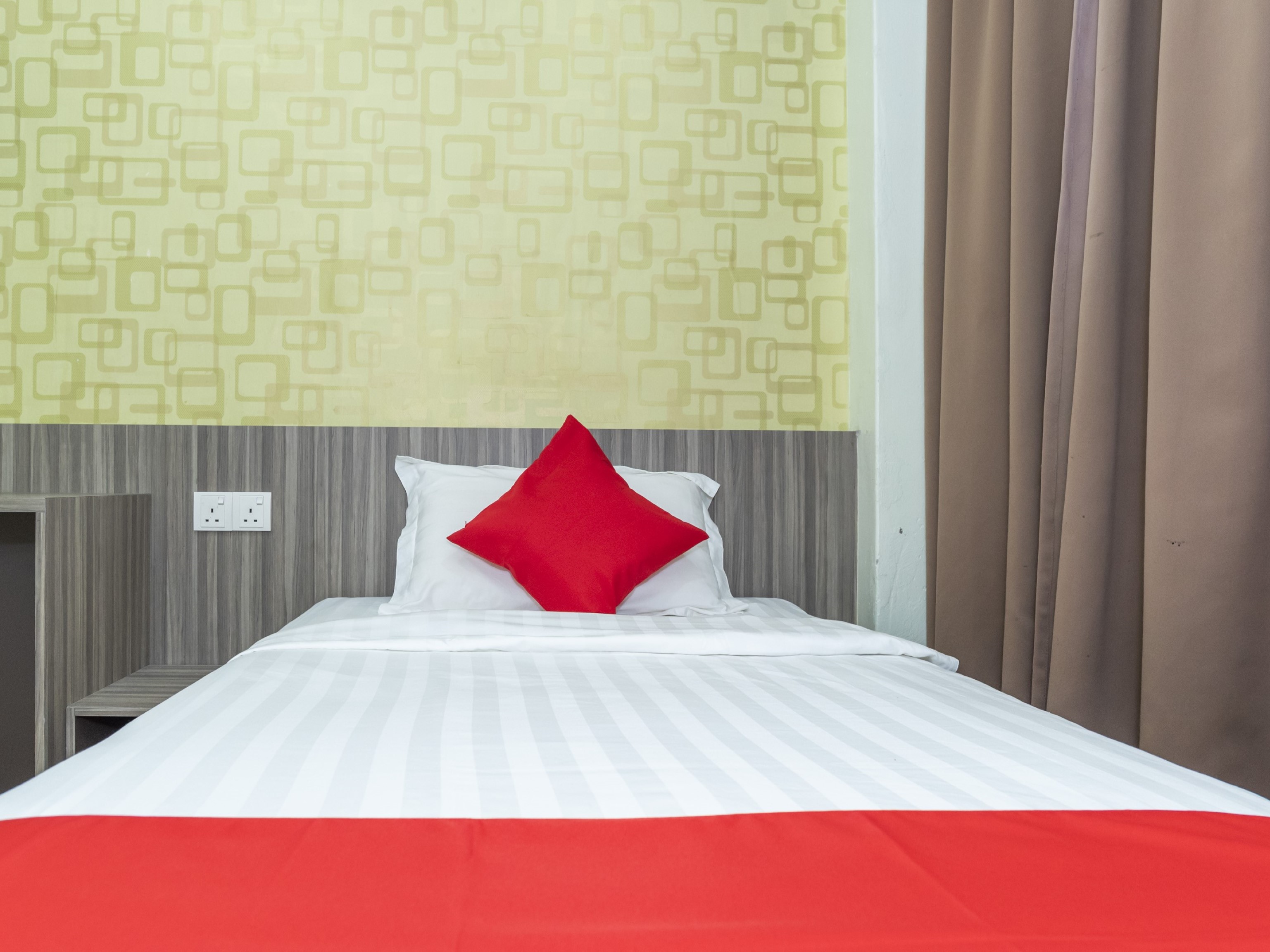 Mk Paradise Hotel by OYO Rooms