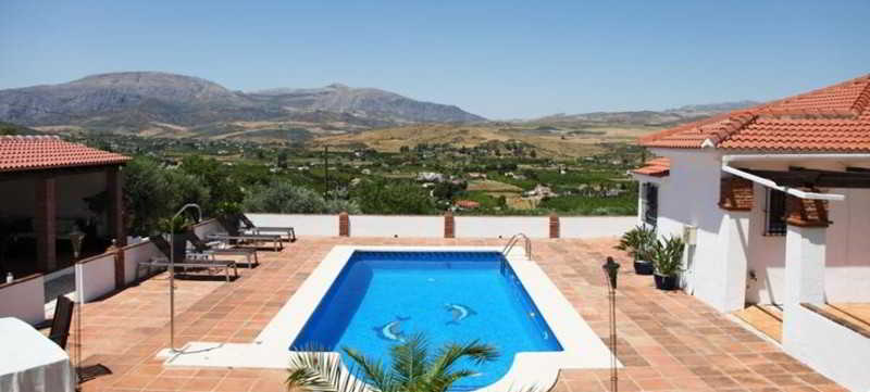 Grand Alora Hotel