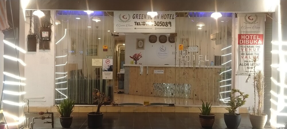 Green Town Hotel & Resort