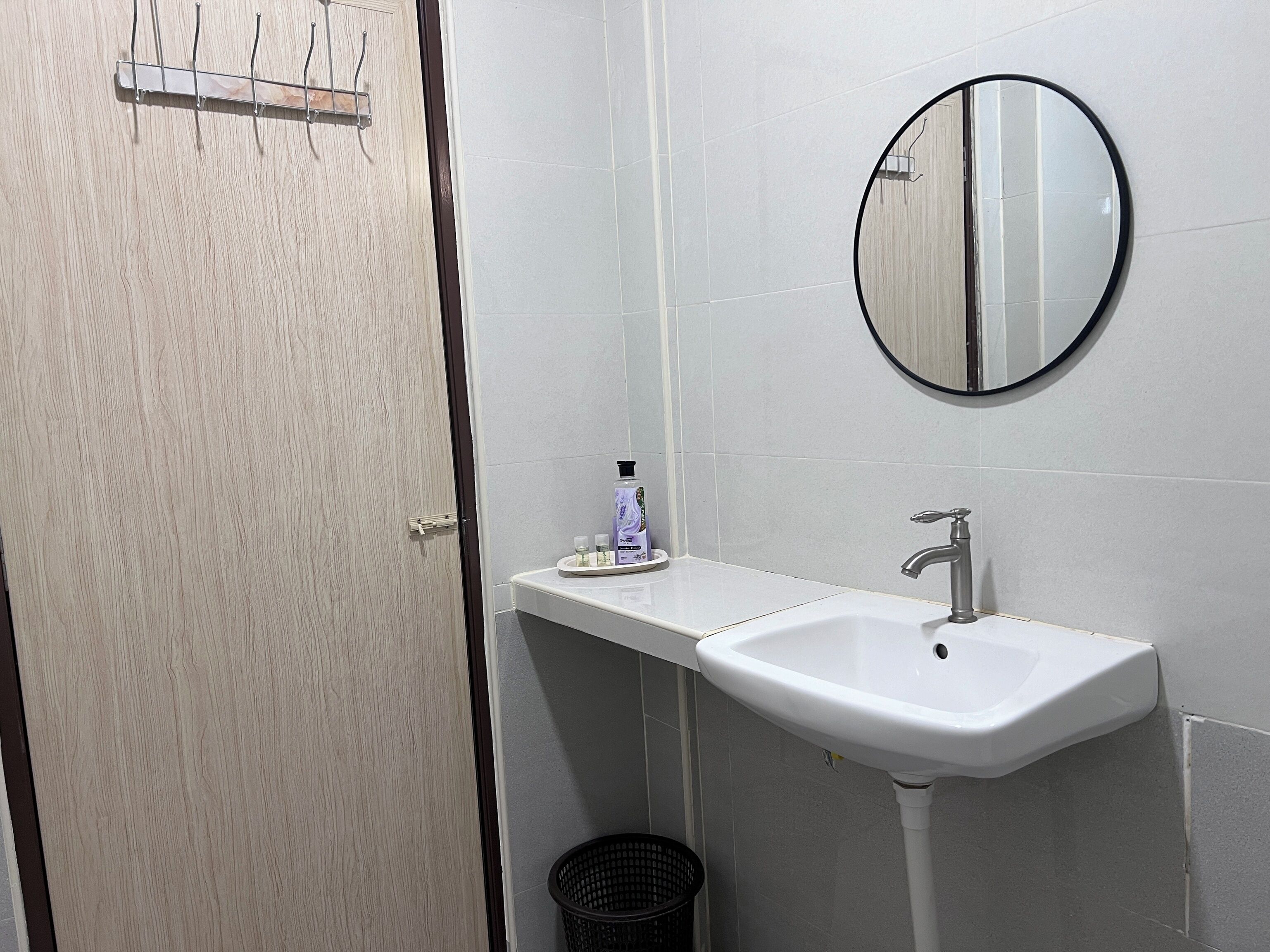 OYO 91014 Sri Ayu Inn