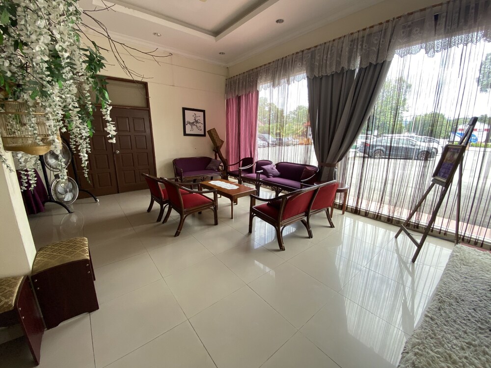 Capital O 89658 Bustani Hotel
