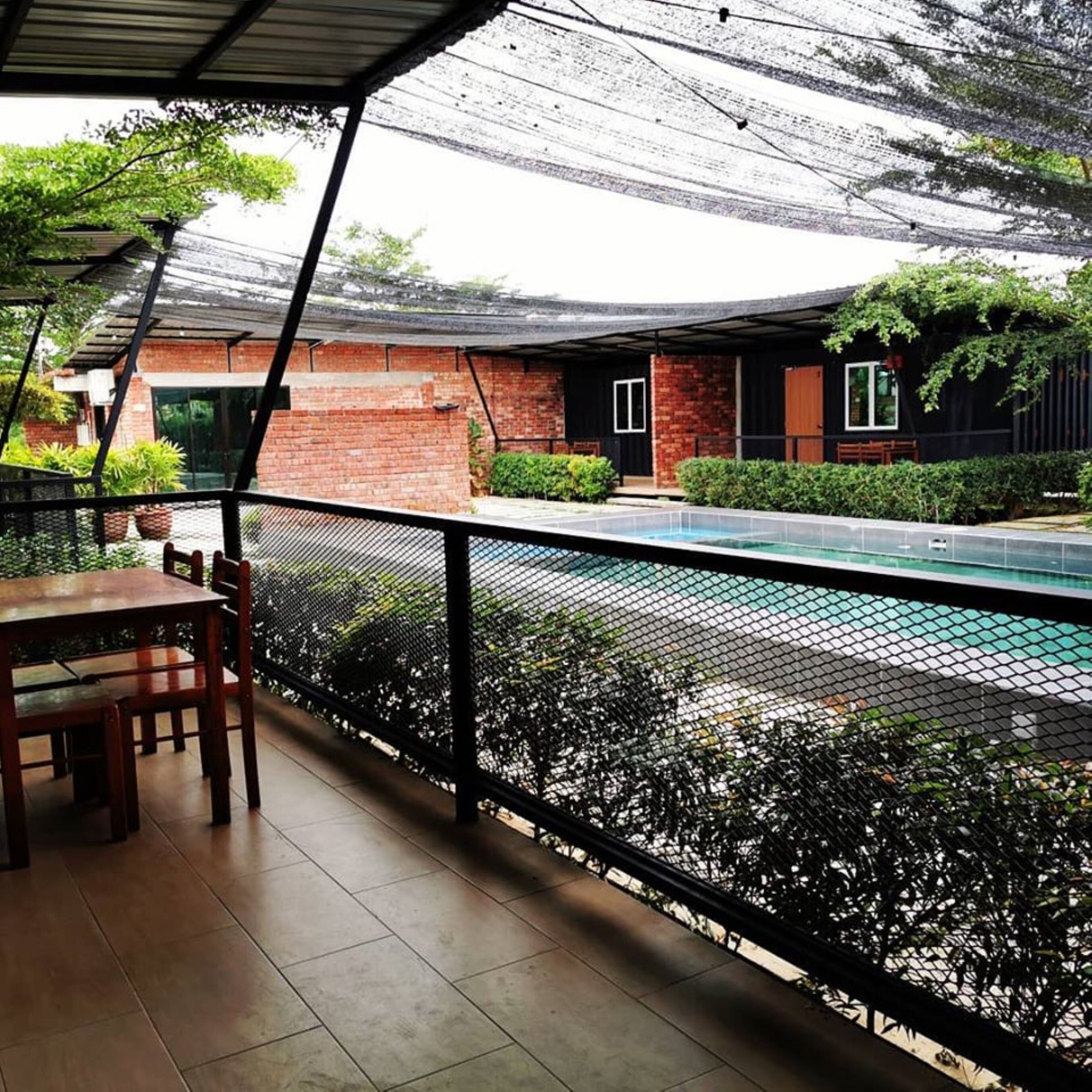 Petak Padin Cottage by The Pool