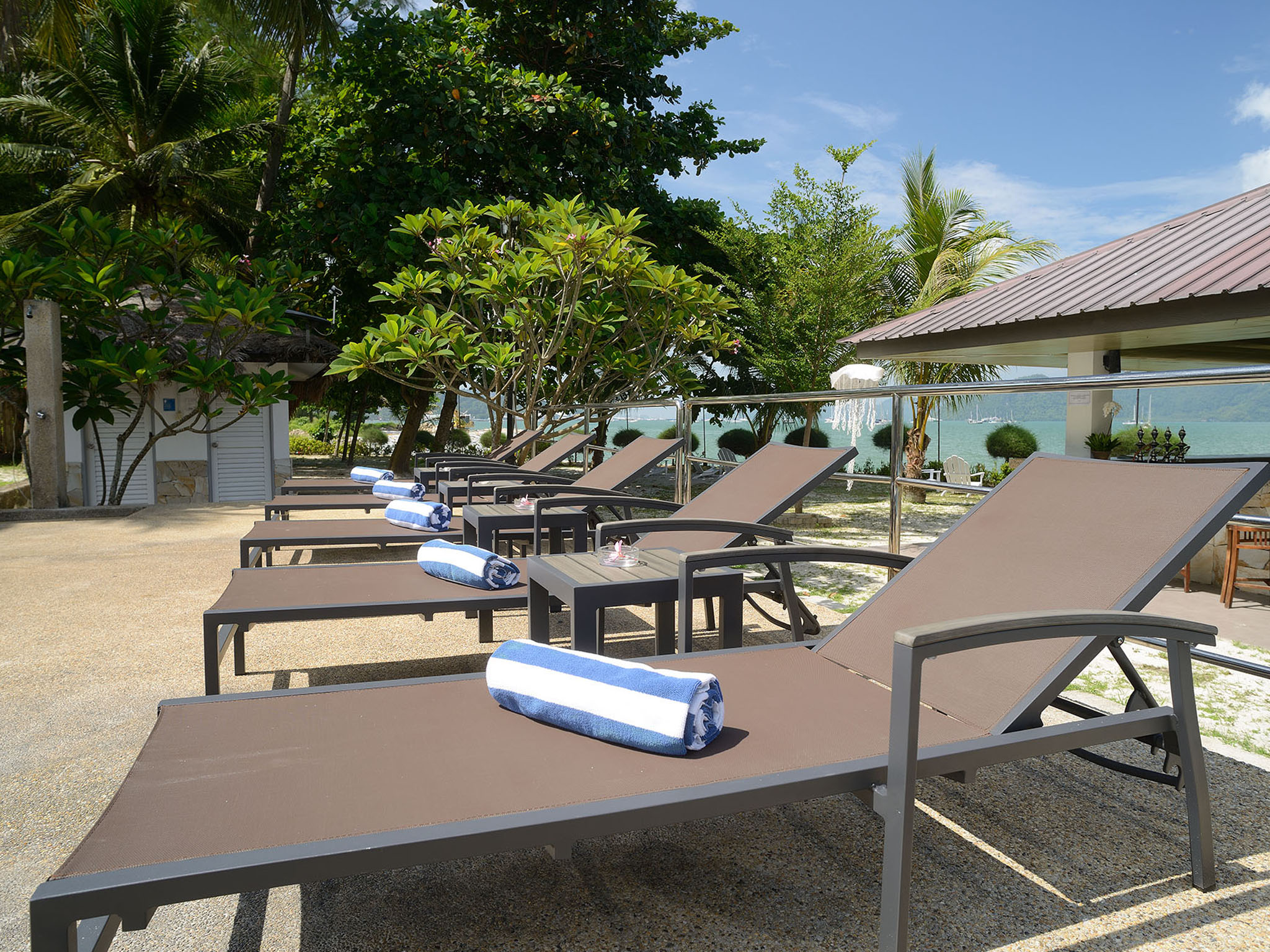 Bella Vista Waterfront Resort & Spa