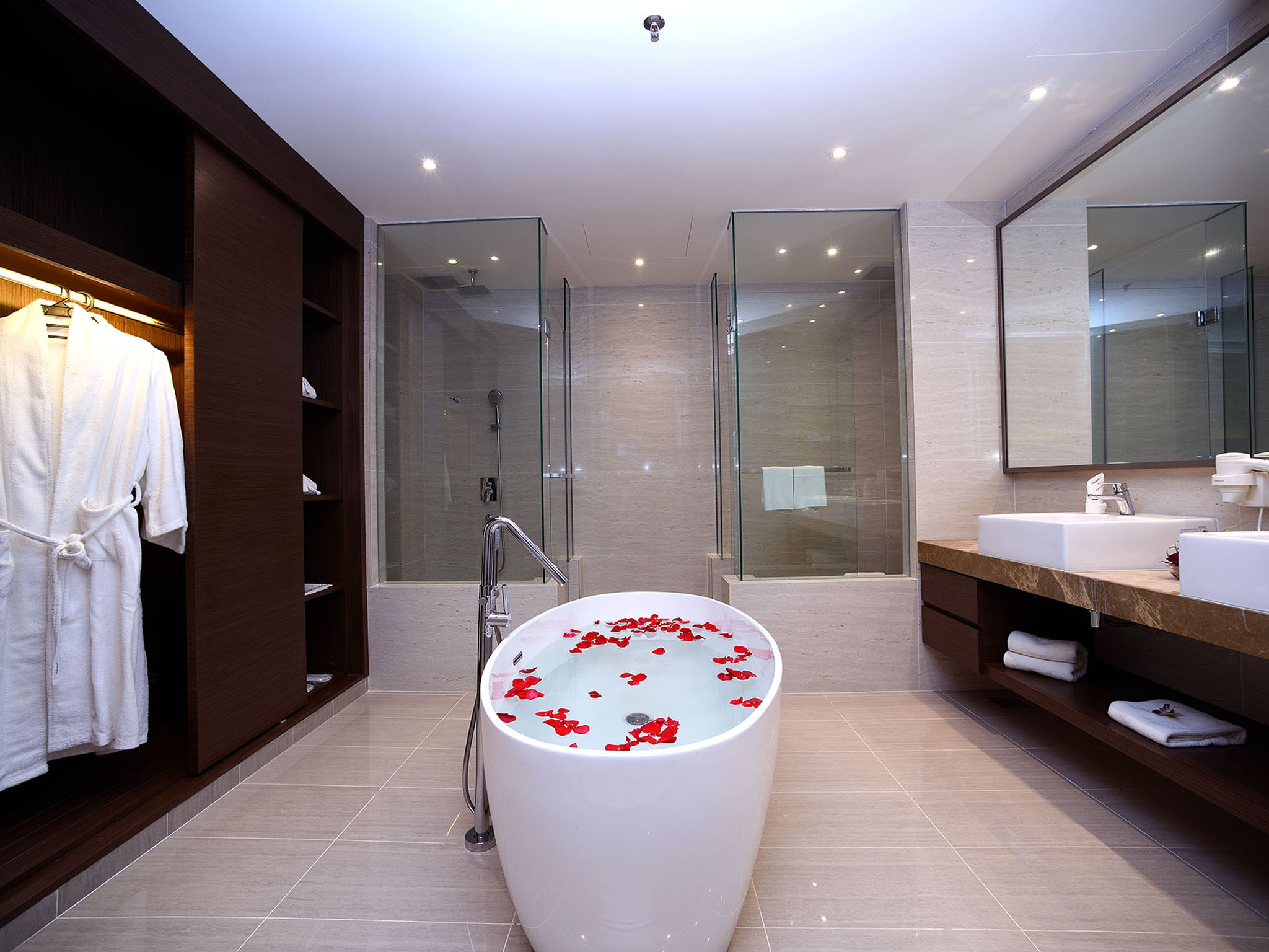 Bella Vista Waterfront Resort & Spa