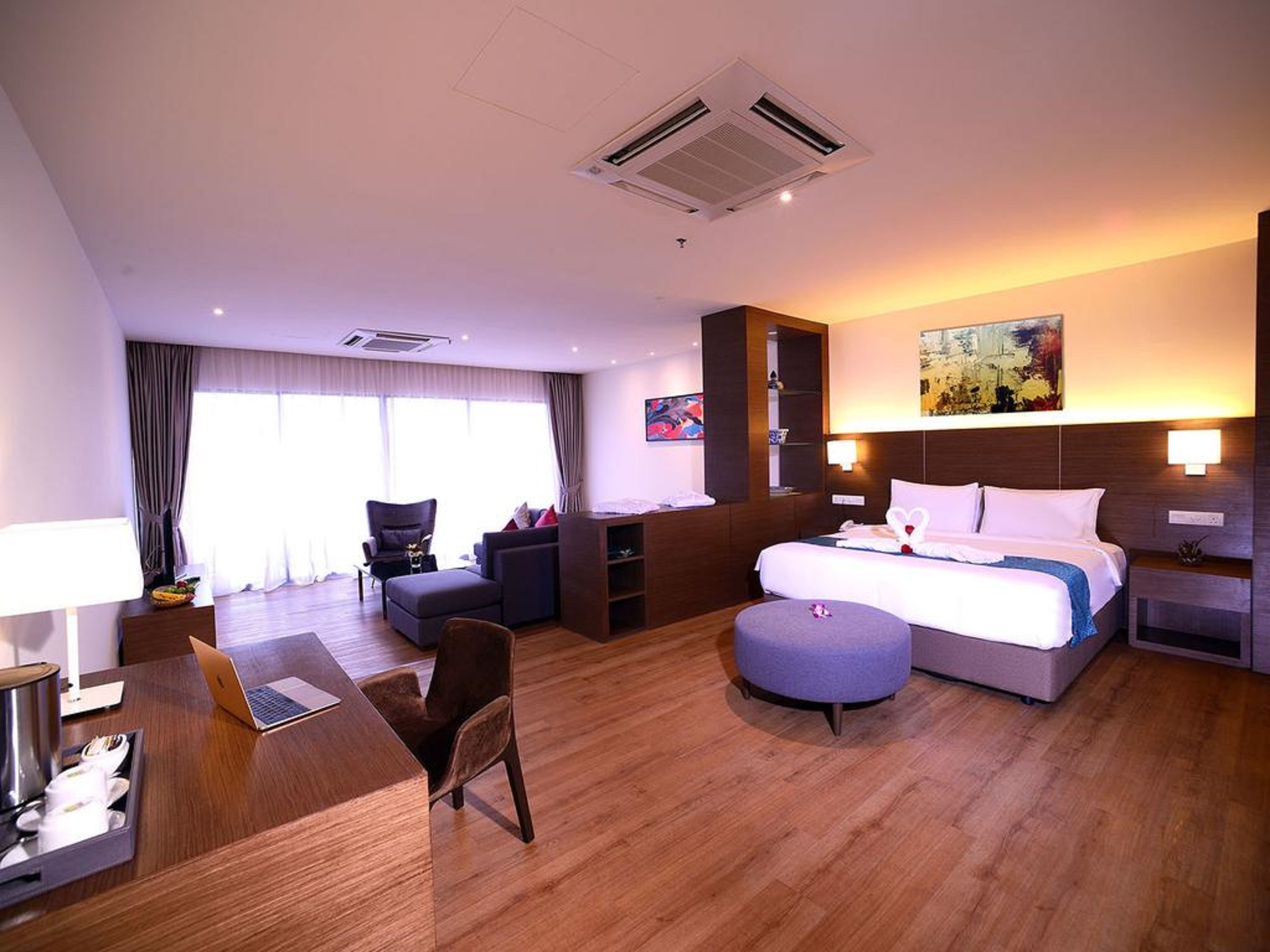 Bella Vista Waterfront Resort & Spa