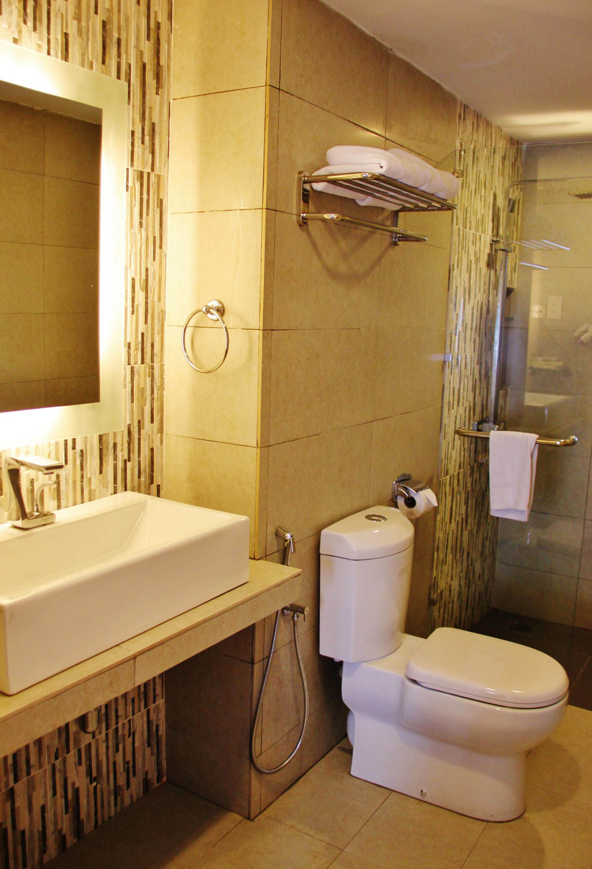 Bella Vista Waterfront Resort & Spa