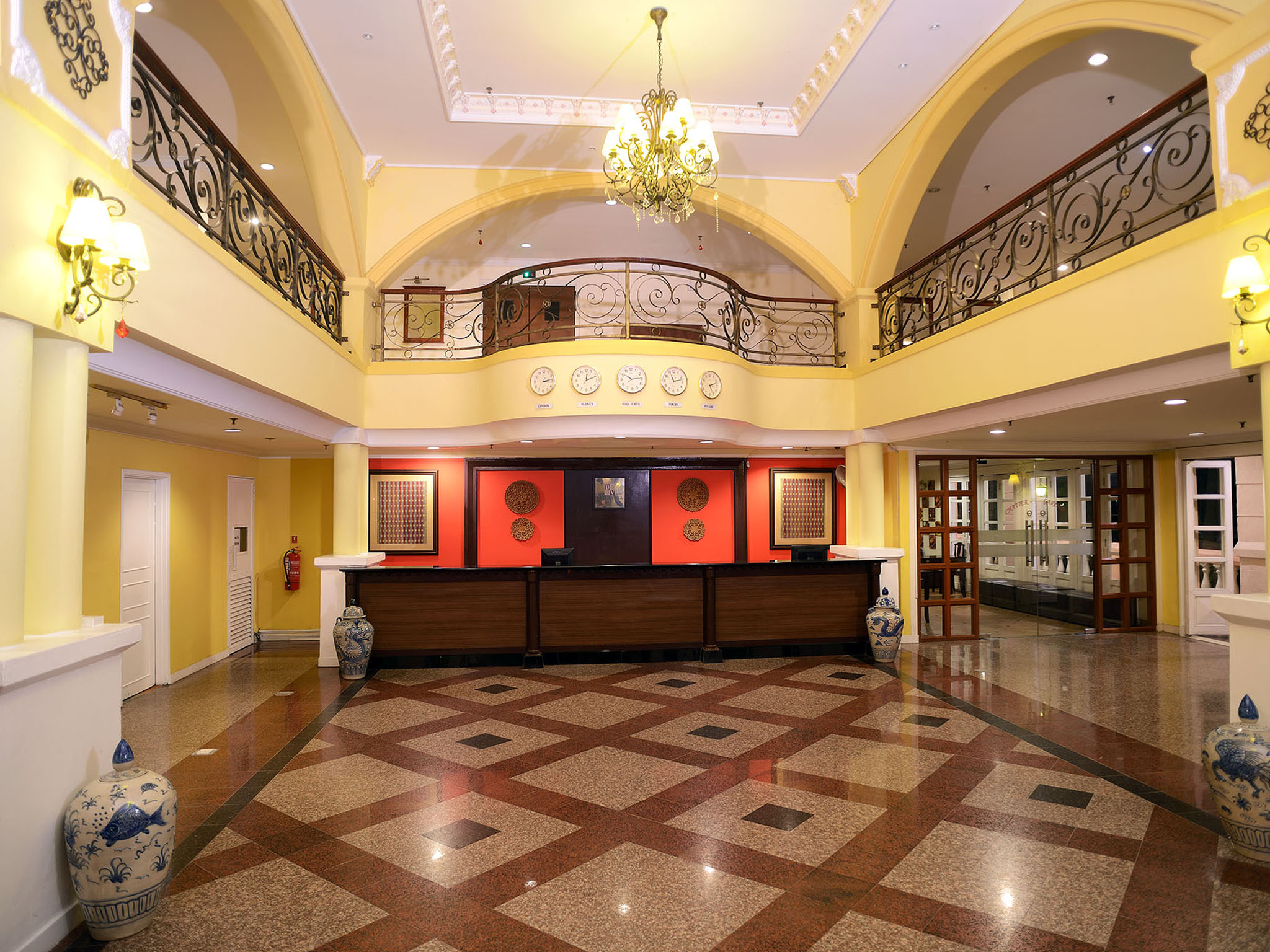 Bella Vista Waterfront Resort & Spa