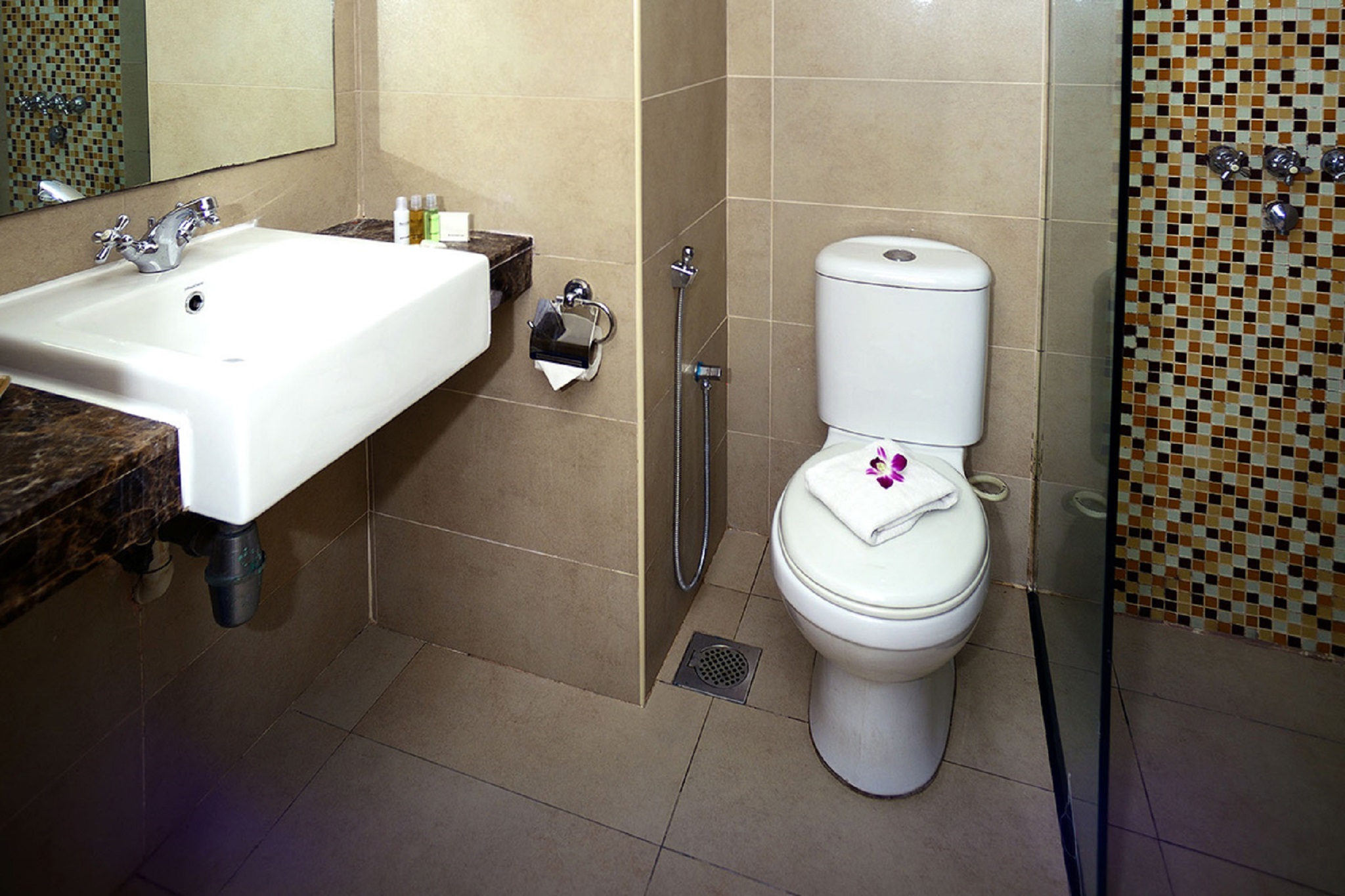 Bella Vista Waterfront Resort & Spa