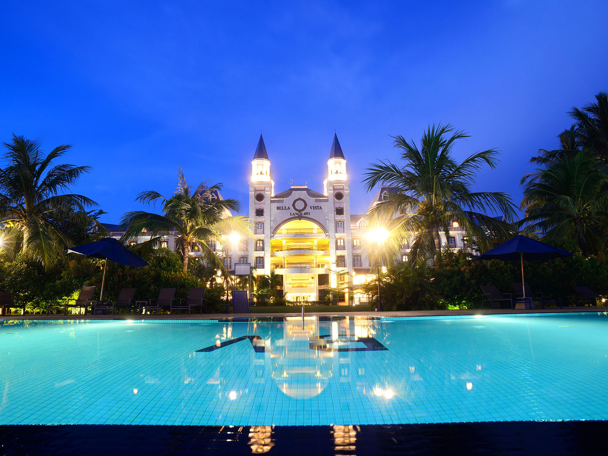 Bella Vista Waterfront Resort & Spa