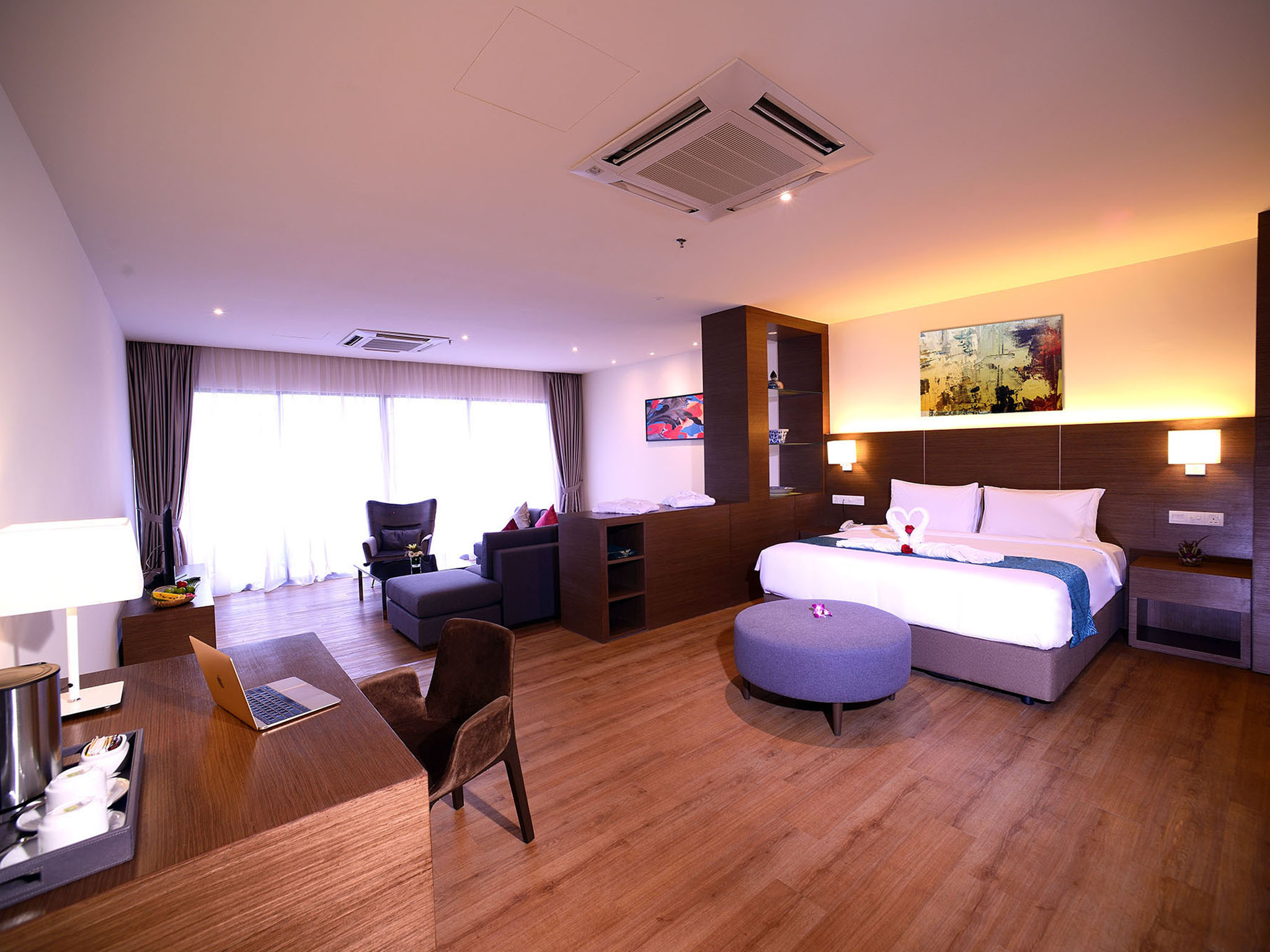 Bella Vista Waterfront Resort & Spa