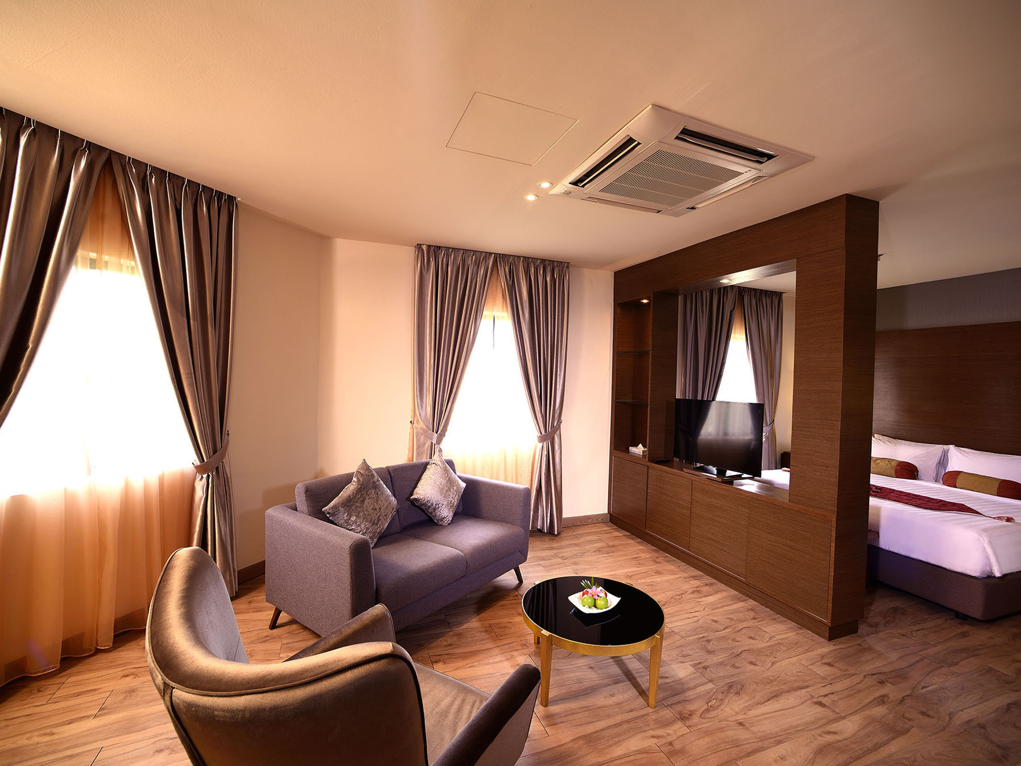 Bella Vista Waterfront Resort & Spa