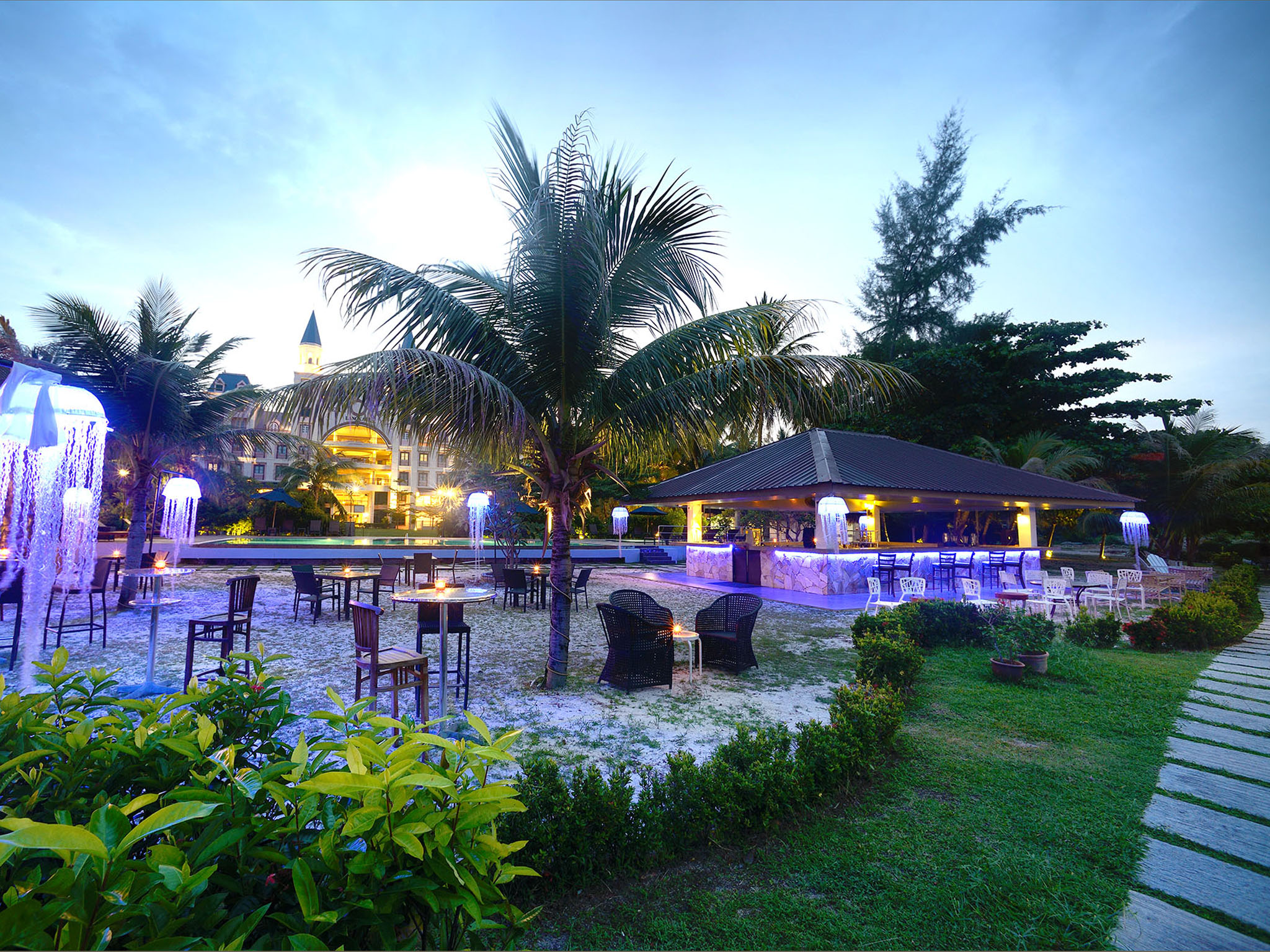 Bella Vista Waterfront Resort & Spa