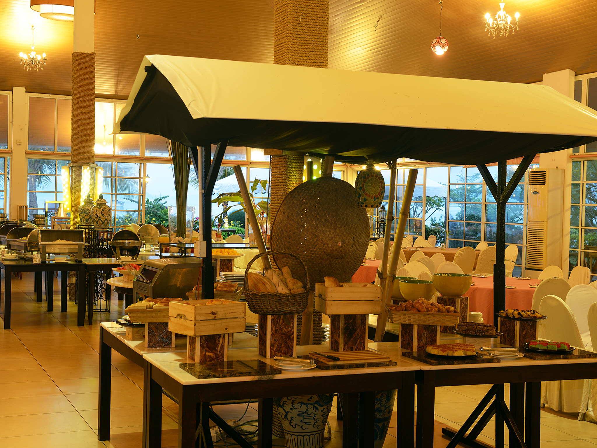 Bella Vista Waterfront Resort & Spa