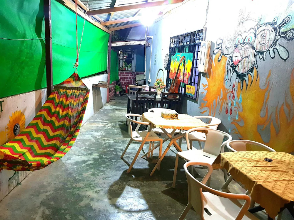 Bobi's Cafe Backpackers Hostel