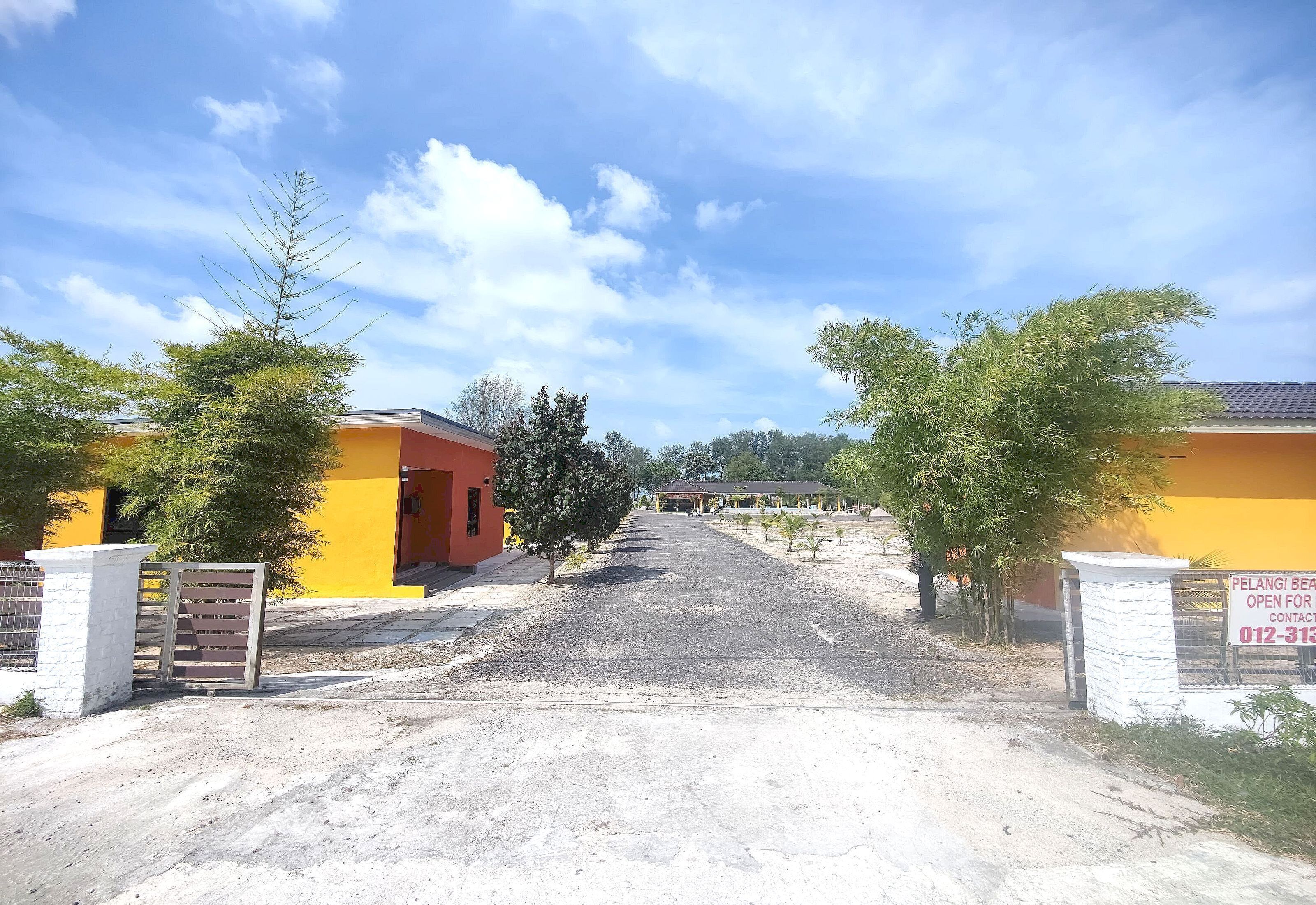 Capital O 90949 Pelangi Beach Resort Mersing