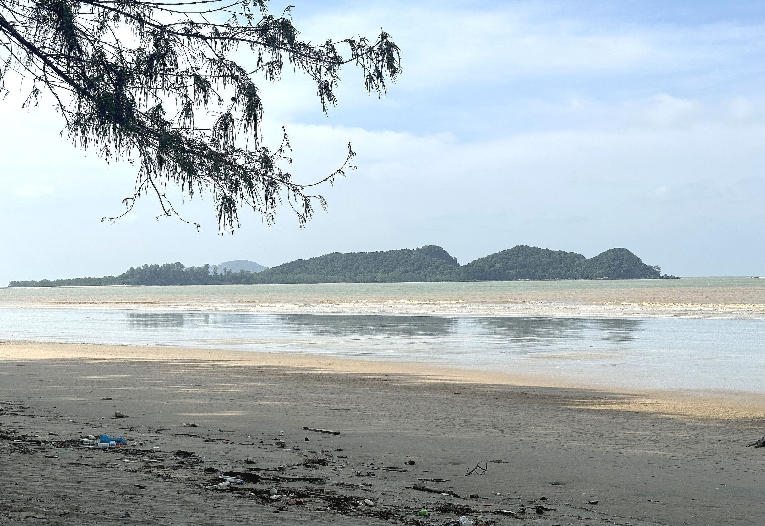 Capital O 90949 Pelangi Beach Resort Mersing